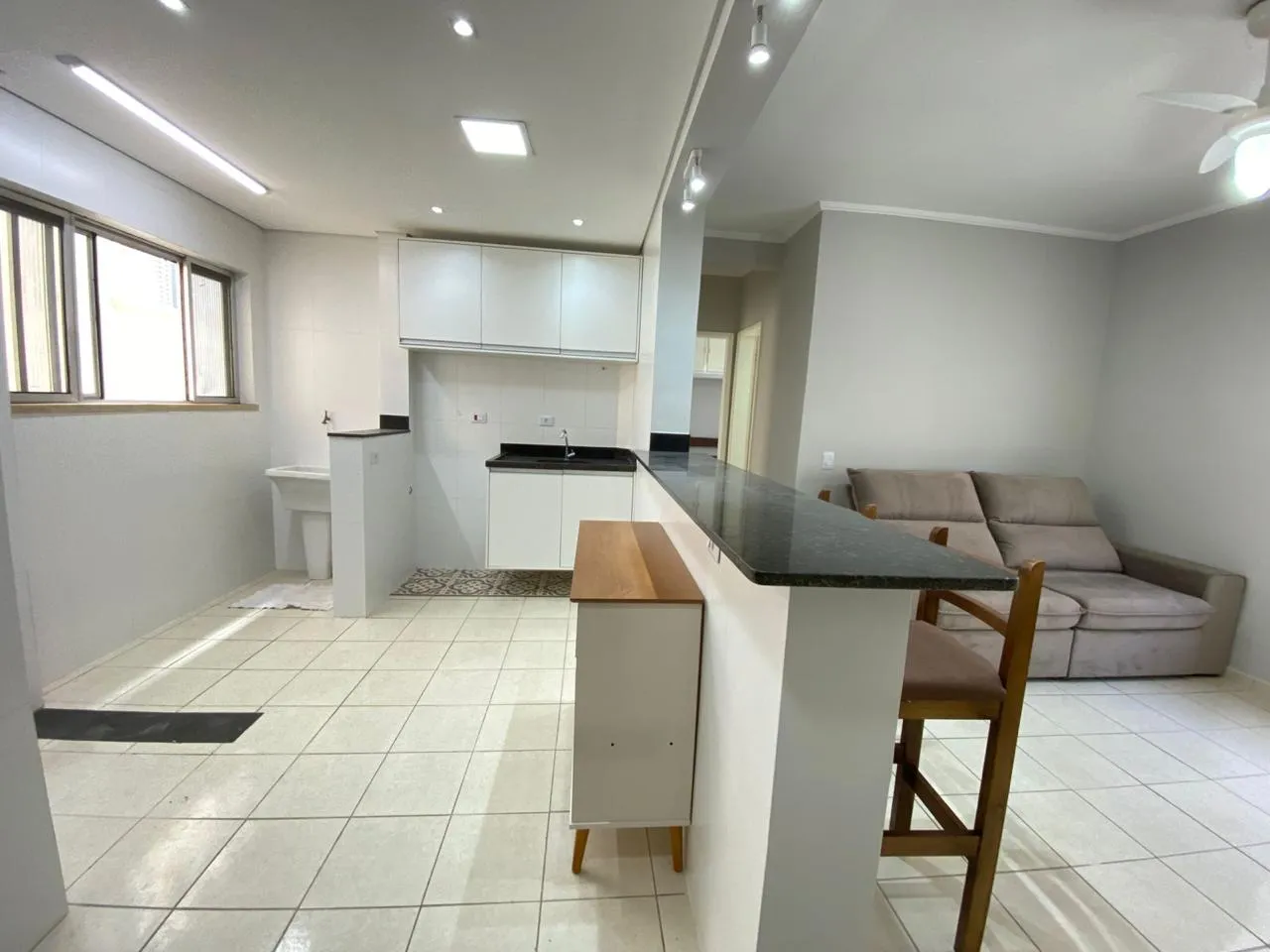 Apartamento com 2 quartos, Guilhermina, foto 9 de 18