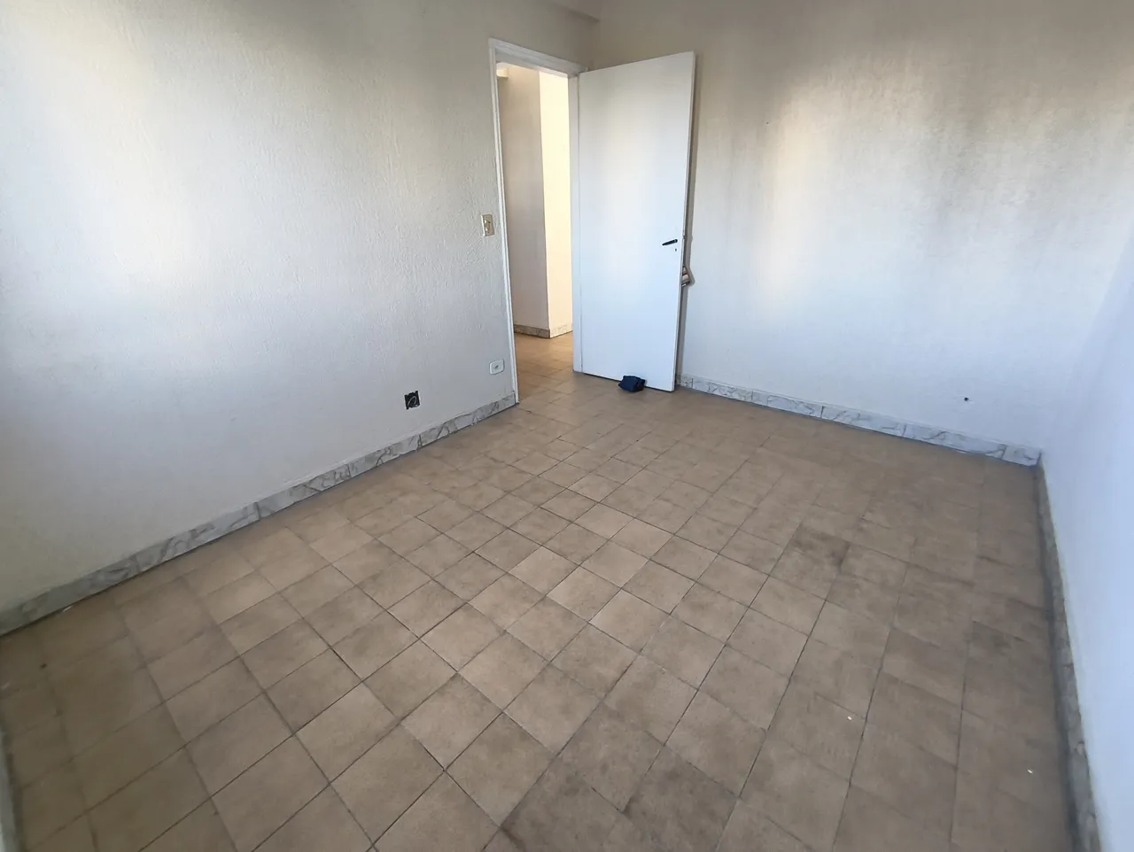 Apartamento com 2 quartos, Caiçara, foto 8 de 18
